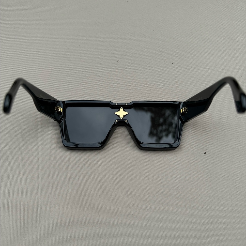 Sunglasses - Picture 7 of 9